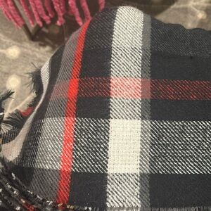 New without tags. Blanket scarf for reversible. ￼